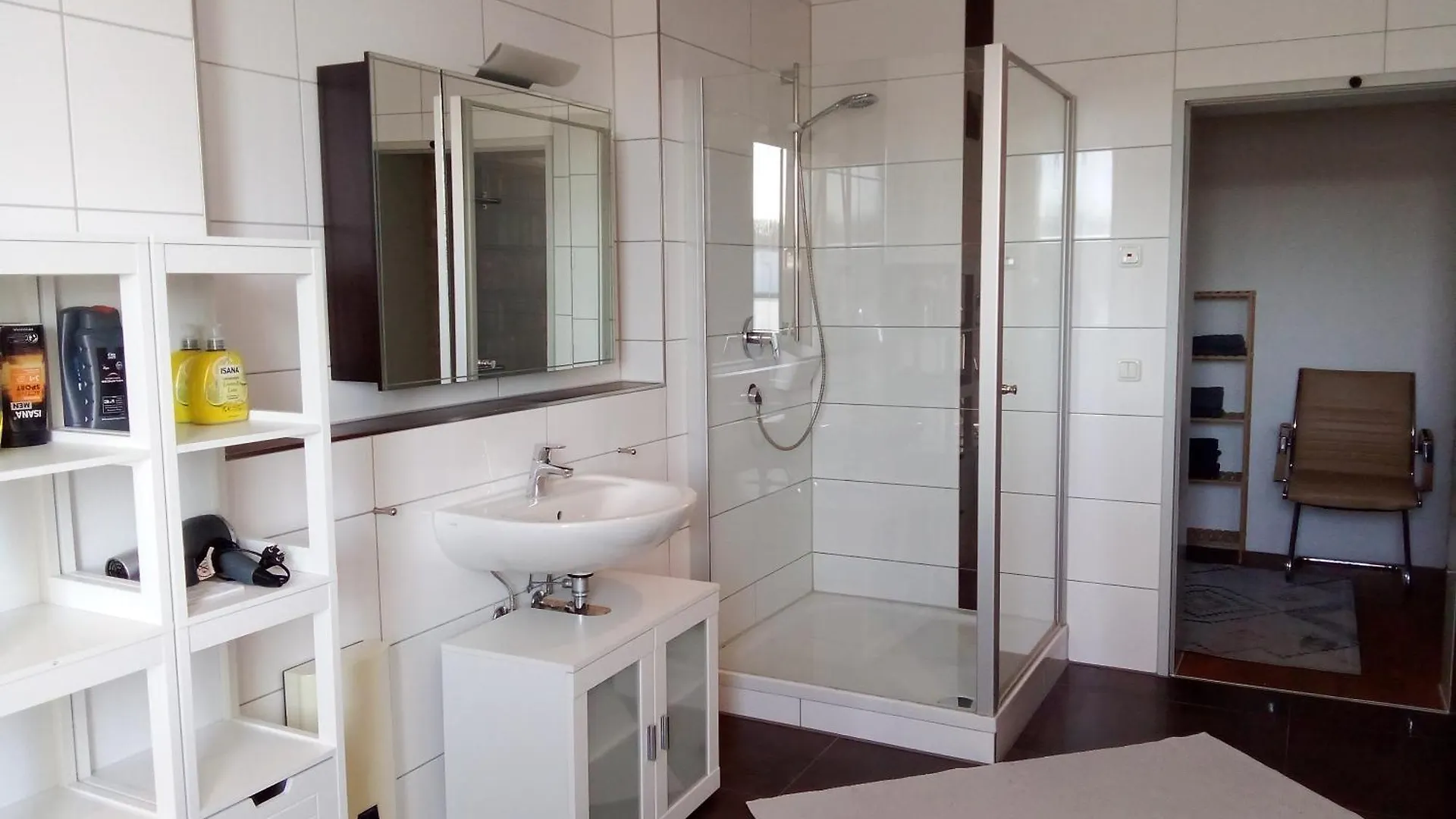 Virginie Apartments - Grosszuegige 145 Qm Mit Balkon Und Parkplatz Augsburg 0*,  Germany
