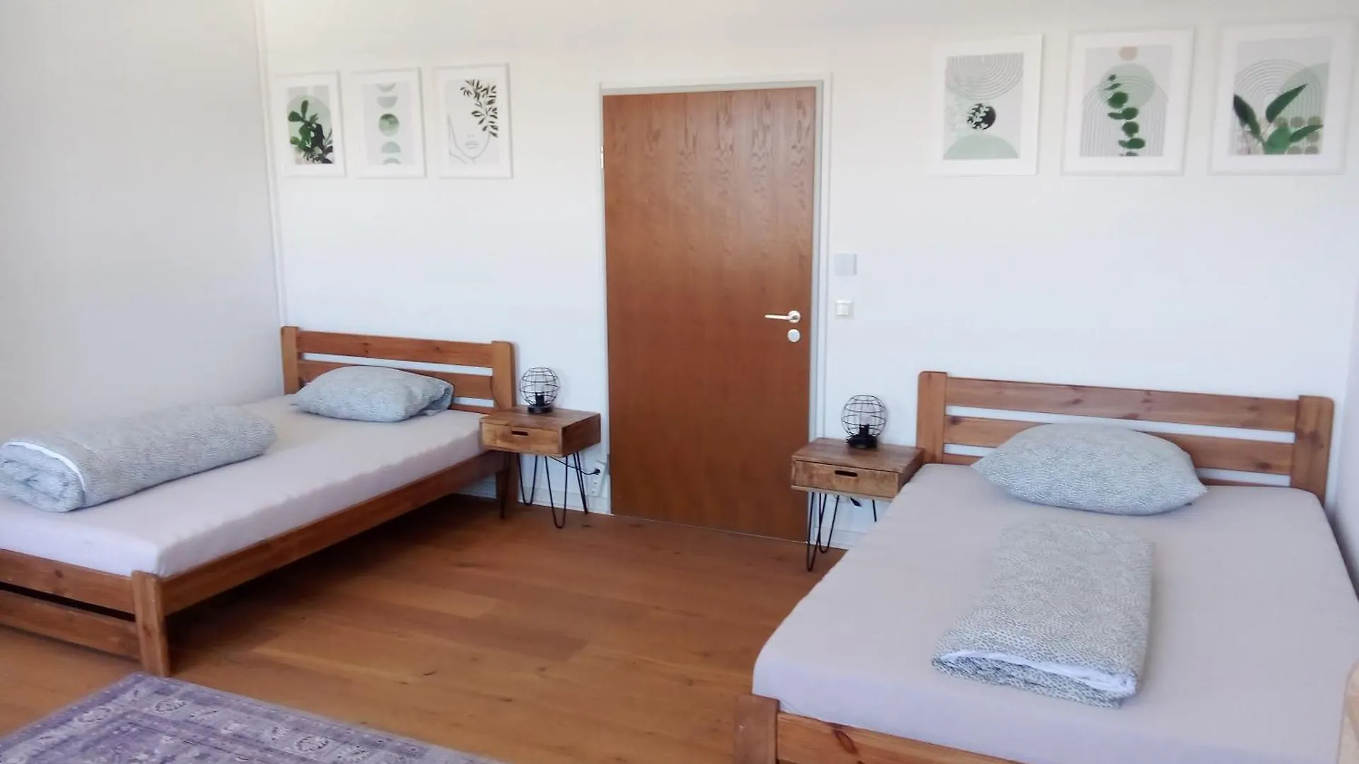 Virginie Apartments - Grosszuegige 145 Qm Mit Balkon Und Parkplatz Augsburg